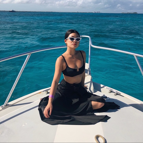 Meet your Posher, Tiffany - Picture 3 of 5